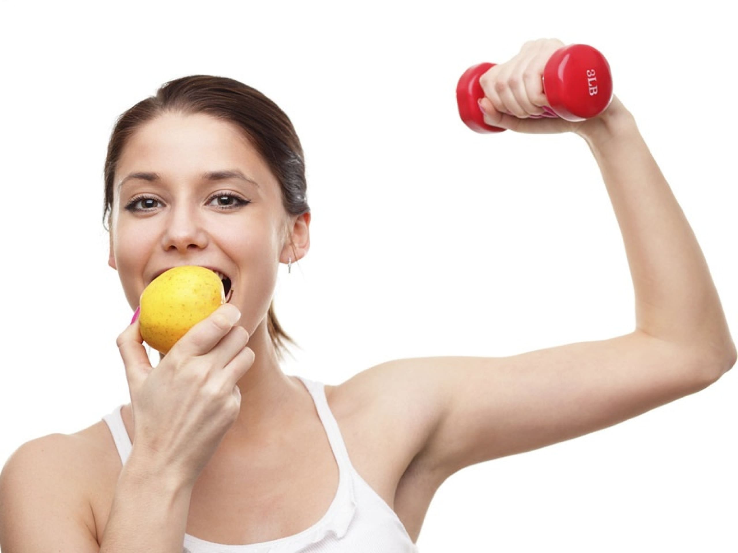 Есть яблоко натощак. Здоровый человек. Укрепление здоровья. Здоровое питание и спорт. Питание и тренировки.