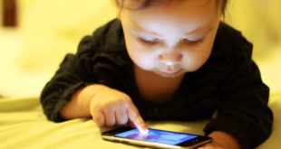 Использование смартфонов в раннем возрасте усугубляет проблемы с психикой