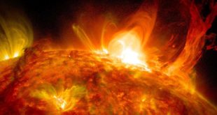 На Солнце произошла супервспышка, состоящая из четырёх выбросов плазмы