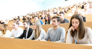 Чернышенко заявил, что к 2026 году в РФ будет внедрена новая модель образования