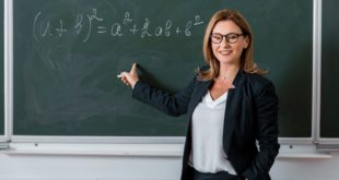 Рособрнадзор: в РФ впервые проведут оценку компетенции школьных учителей